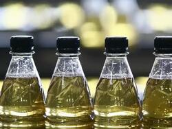 CU Soft drink bottling line Stock Footage