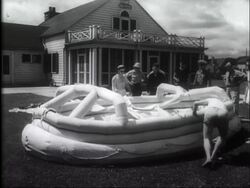 HOLIDAY INNOVATIONS News Clip