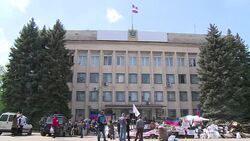 CLEAN : Ukraines Kramatorsk tense after clashes between rebels and army News Clip