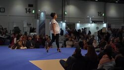 Chewable necklaces for mums with teething tots Instructional Video