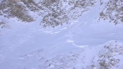 Skiers react to deadly avalanche in French Alps Instructional Video