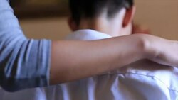 She loves how her boyfriend playing the piano Stock Footage