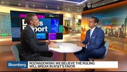 Barclays' Rozwadowski Says Judge's Ruling Will Favor AT&T News Clip