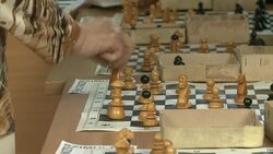 Hungarian supergranny closes in on world chess record News Clip