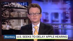 U.S. Seeks to Delay Apple Hearing Over Terrorist's iPhone News Clip