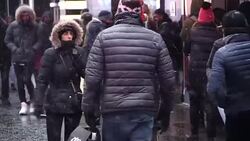 CLEAN : Snow and security on New York's Times Square ahead of NYE News Clip