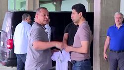 VOICED : Neymar tiene un futuro en el PSG afirma su padre News Clip