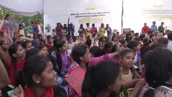 Schoolchildren condemn Syria chemical attack News Clip