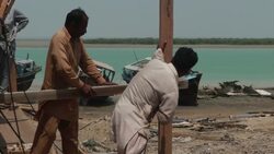 Iranians keep alive ancient tradition of hand-built ships News Clip