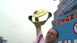 VOICED : El mayor devorador de hot dogs News Clip