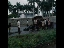 SYND 21 6 79 SANDINISTA SUPPORTERS BUILD STREET BARRICADES News Clip