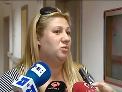 Spanish surgeon Cavadas reimplants two feet on ten Stock Footage