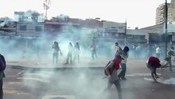 VOICED : Enfrentamientos en protestas en Caracas News Clip