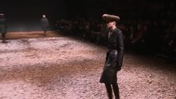 Sarah Burton of McQueen shows new line at London Fashion Week Instructional Video
