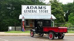 Troy Alabama old historical gas station with old truck in Pioneer Museum of Alabama Stock Footage