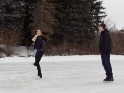 Teen couple skating together on a date. Stock Footage