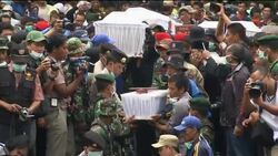 Mass funeral for victims of Merapi eruption News Clip