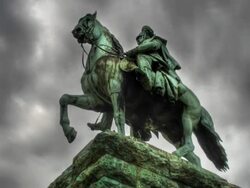 (Loopable) Statue Stock Footage