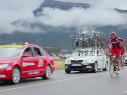 PAN WS Tour de France peloton on D994 to Gap. Stock Footage