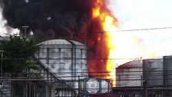 VOICED : Brasil: Explosion en tanques de combustible News Clip