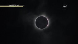 Estadounidenses deslumbrados por espectacular eclipse total News Clip