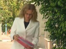 Business woman on the street Stock Footage