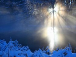 winter sunbeam on a small lake Stock Footage
