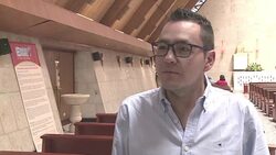 VOICED : Colombianos alegres tras anuncio de visita del Papa News Clip