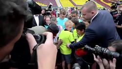 VOICED : Lesionado Bolt correra en Republica Checa News Clip