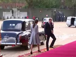 Duke & Duchess Of Cambridge Join The Queen In Welcoming The President of Singapore News Clip