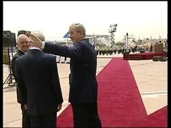 WRAP Bush arrives for talks; soundbites; ADDS with Peres Instructional Video
