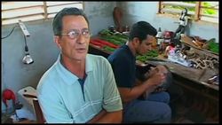 Father and son make waxworks of 11 personalities Instructional Video