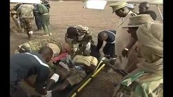CLEAN : Mali: injured soldiers of the recent fights arrive in Gao News Clip