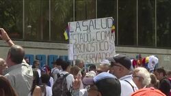 CLEAN : Venezuela: Doctors rally for and against President Maduro News Clip