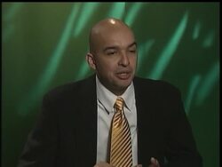 Wal-Mart.com CEO Raul Vasquez talks about how the world's largest retailer hopes to grow its online business. News Clip