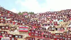 Larung Gar(Larung Five Sciences Buddhist Academy). a famous Lamasery in Seda, Sichuan, China. Stock Footage