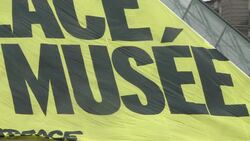 CLEAN : Greenpeace protest at Louvre targets News Clip
