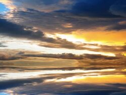 Sunsets at reflection surface Stock Footage