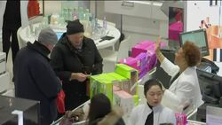 New York shoppers snap up deals on Black Friday News Clip