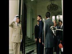 SYND 1 9 77 SPANISH PRIME MINISTER SUAREZ MEETS FRENCH PRESIDENT GISCARD IN PARIS Instructional Video