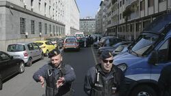 CLEAN : PHOTOS: Fatal shooting at Italian court News Clip