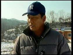 Rice farmers protest against lifting of trade barriers News Clip