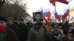 CLEAN : Thousands march in Moscow two years after Putin foe killed News Clip