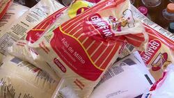 CLEAN : Civil servants receive donations in near bankrupt Rio state News Clip