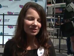 EVENT CAPSULE REPORTER/CHYRON: Entertainment Industry Foundation Kicks Off Volunteer Initiatives, New York, NY, United States, 09/10/09 Stock Footage