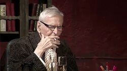 95-year-old breaks world record for longest career on stage News Clip