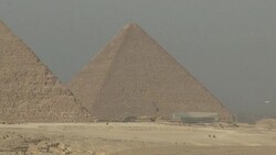 CLEAN : Egypt: vintage aviation rally makes a stop near Giza Pyriamids News Clip