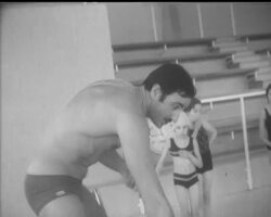 BABY SWIMMERS News Clip