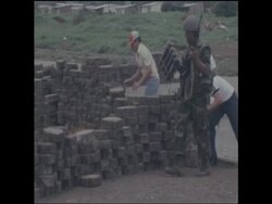 SYND 11 6 79 TROOPS FORCE CIVILIANS TO DISMANTLE BARRICADES News Clip