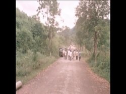 SYND 27 7 78 REFUGEES AT VIETNAMESE CHECKPOINT IN CHINA News Clip